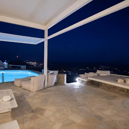 Mykonos Teatro And *