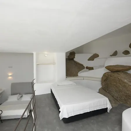 Mykonos Teatro And Aparthotel Plintri