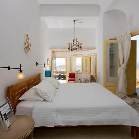 Mykonos Teatro And *
